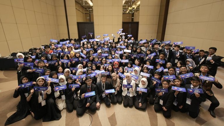 AYIMUN Depok Chapter 2026: Wadah Pelajar Indonesia Asah Soft Skills dan Wawasan Isu Digital Global