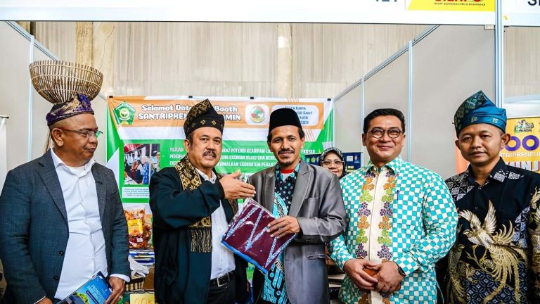 Santripreneur Sawit Al Amin Dumai Tampilkan Produk Hilirisasi Sawit di SIEXPO 2026