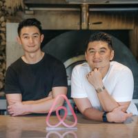 Bukan Cuma Jalan-jalan, Chef Arnold dan Reynold Ajak Wisatawan Masak Kuliner Nusantara di Airbnb