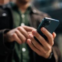 Kenapa Gen Z Lebih Suka Texting daripada Telepon? Ini Alasannya