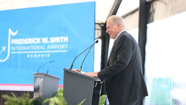 Kenang Pendiri FedEx, Bandara Memphis Ganti Nama Jadi Frederick W. Smith International Airport