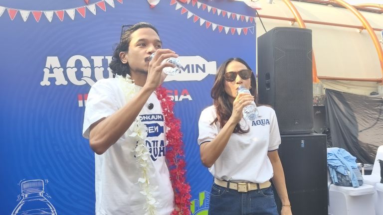 Vino 'Gubernur Blok M' Ikut Ramaikan Pesta Kaum Adem AQUA, Intip Keseruannya!