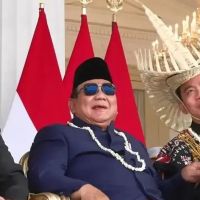 Prabowo Mesra dengan Keluarga Jokowi di HUT ke-81 RI , Banyak Haters Kejang-kejang!