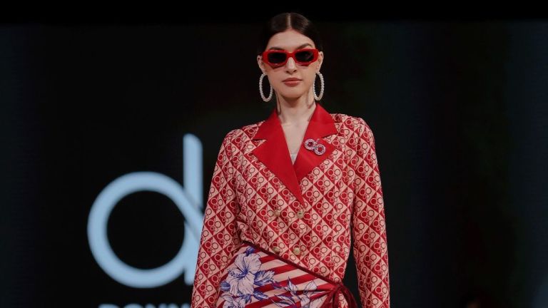 Donna Prive Pamerkan Koleksi 'SEKAR ARUNA' di Indonesia Fashion Aesthetic Kalsel