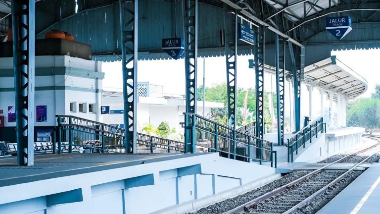 KAI Properti Rampungkan Peningkatan Peron Stasiun Cikampek, Dukung Kenyamanan 261 Ribu Pelanggan