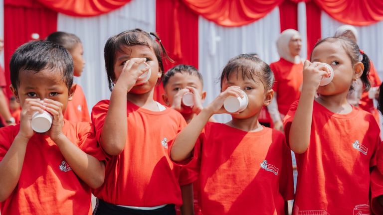 Rayakan 72 Tahun Perjalanan di Indonesia, Sarihusada dan Raja Susu Gelar Edukasi Nutrisi Serentak di 17 Titik Jabodetabek