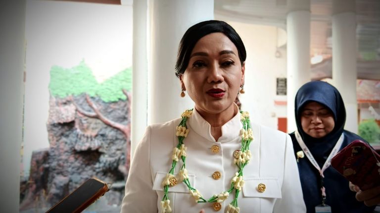 OJK Soroti Fenomena Gen Z yang Harus Melawan Godaan Checkout dan Paylater untuk Bisa Menabung
