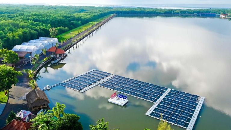 Kolaborasi PLN-Pemprov Bali Dukung Program PLTS 100 GWp