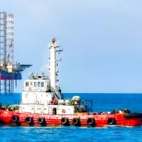 Kapal Transko Dara 3218 Siaga 24 Jam, Dukung Distribusi Energi di Refinery Unit VI Balongan