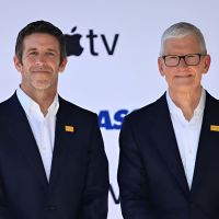 John Ternus Gantikan Tim Cook, Bagaimana Nasib Saham Apple?