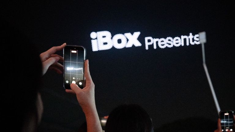 Satu Layar, Banyak Peran: Bagaimana Erajaya Group Membaca Perubahan Gaya Hidup Digital?