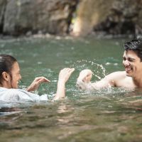Rekomendasi Tontonan Weekend: Intip Chemistry Maxime Bouttier & Raihaanun di Series 'Tante Sonya'