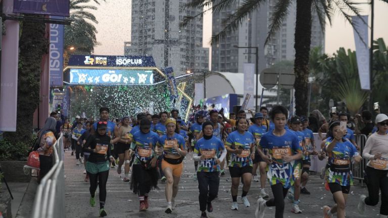 Hampir 8.000 Pelari Meriahkan ISOPLUS Run Jakarta 2026 dengan Pengalaman Baru Lari di Tengah Kota Jakarta!