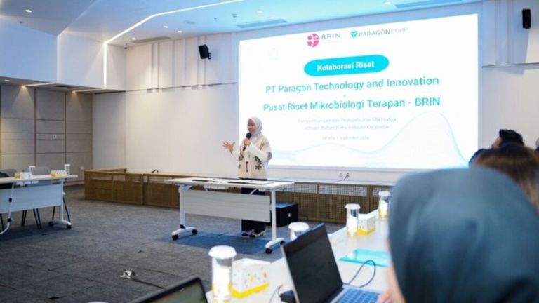 Kolaborasi Riset ParagonCorp dan BRIN Eksplorasi Mikroalga Lokal