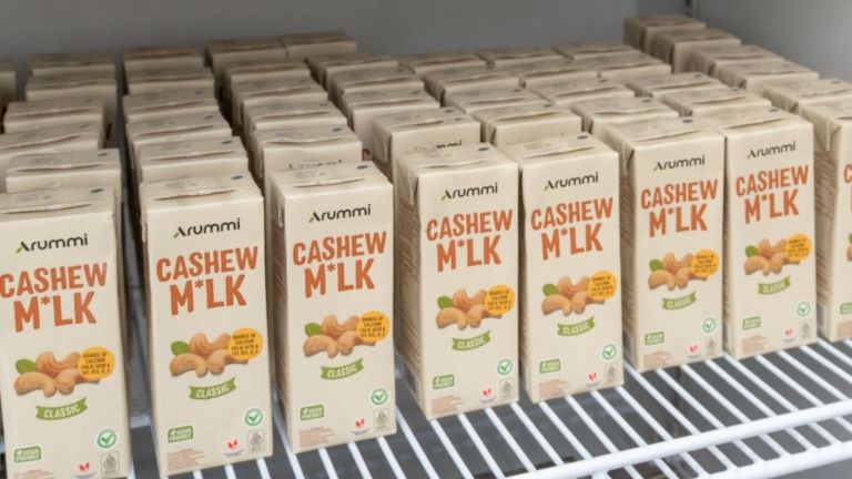 Arummi Kenalkan Cashew Milk untuk Pecinta Susu Nabati