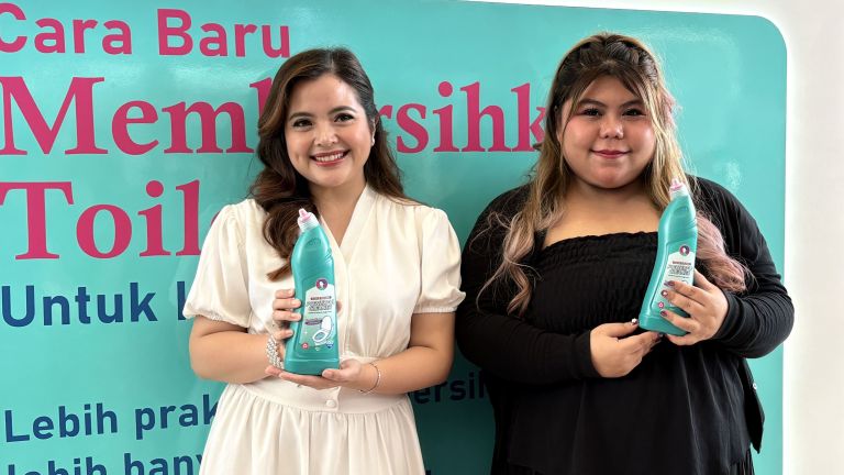 Logeski Toilet Bowl Cleaner Resmi Hadir di Indonesia: Solusi Praktis Bersihkan Toilet Tanpa Sikat