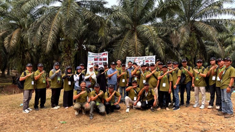 AKPY Bersama BPDP dan Ditjenbun Bekali 115 Pekebun Bengkulu Selatan Teknik Panen Tepat