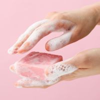 Tim Sabun Batang atau Sabun Cair? Ini Kata Ahli Dermatologi yang Wajib Kamu Tahu