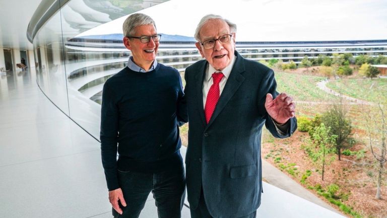 Mengapa Saham Apple Tetap Menjadi Investasi Favorit Warren Buffett?
