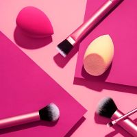 Beauty Sponge vs Kuas Makeup, Mana yang Lebih Bagus untuk Foundation?