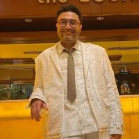 Sering Perankan Sosok ‘Ayah’, Ini Dia Profil dan Jejak Karier Surya Saputra di Dunia Akting