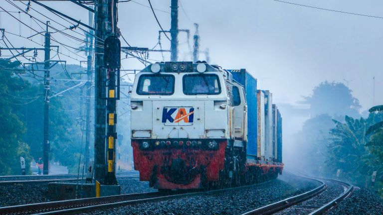 KAI Logistik Perkuat Angkutan KA Kontainer sebagai Solusi Logistik Berkelanjutan