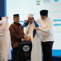 AQUA Bersama DMI dan BPMI Berangkatkan 27 Marbot dan Pengurus Masjid ke Tanah Suci