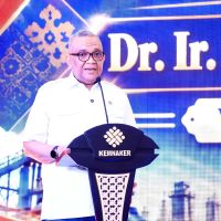 Wamenaker Dorong Teknisi Ponsel Terus Tingkatkan Kompetensi