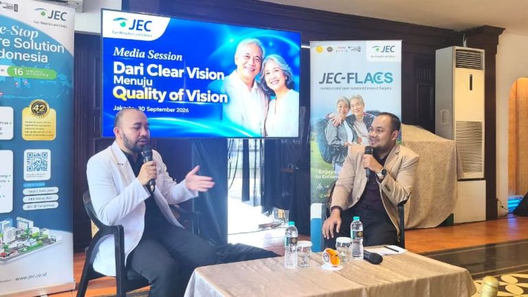 JEC Eye Hospitals and Clinics Ungkap Operasi Katarak yang Lebih Personal dengan Teknologi FLACS, Seperti Apa?