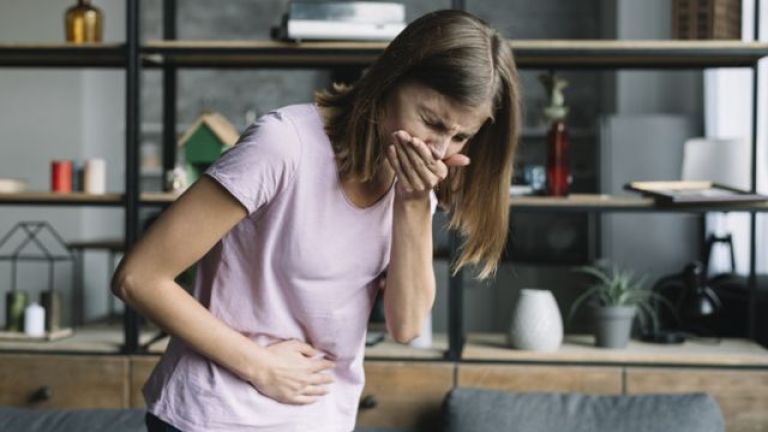 Memuntahkan Makanan untuk Menjaga Berat Badan, Ini Risiko yang Perlu Diwaspadai