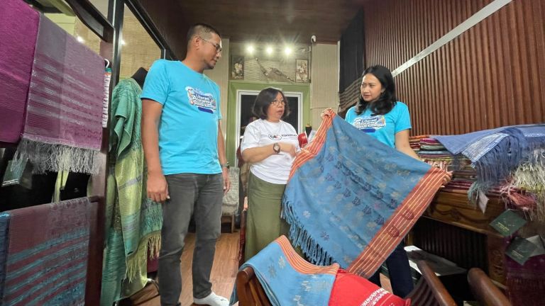 Bidik Pasar Mancanegara, Mona Hita Ulos Dorong Kain Tradisional Naik Kelas