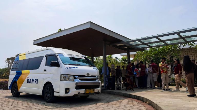 DAMRI Mudahkan Perjalanan ke Tanjung Lesung dari Bandara Soekarno-Hatta