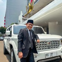 Terima Kasih Presiden, Mulai Hari Ini Cak Imin Ngantor Naik Maung Garuda