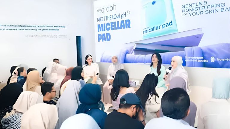 Wardah Hadirkan Low pH Micellar Pad, Bersihkan Makeup dan Skincare Jadi Lebih Praktis