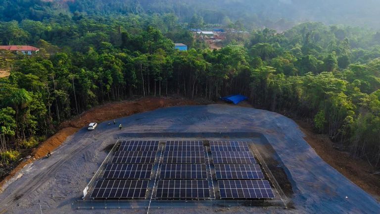 PLTS Hybrid Off-Grid Terpasang di Kawasan Pertambangan Nikel Morowali Utara Milik COR