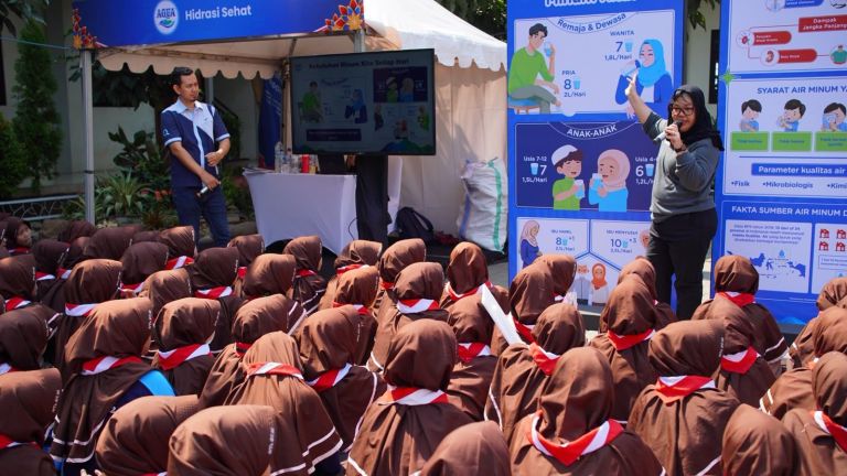 Danone Indonesia Dorong Akses Air Bersih dan Sanitasi Layak di Pesantren