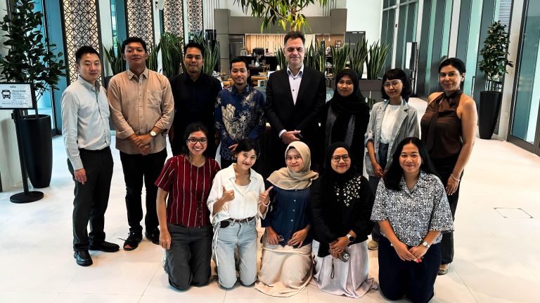 NUS Business School Integrasikan AI untuk Asah Kemampuan Pengambilan Keputusan Pemimpin Bisnis