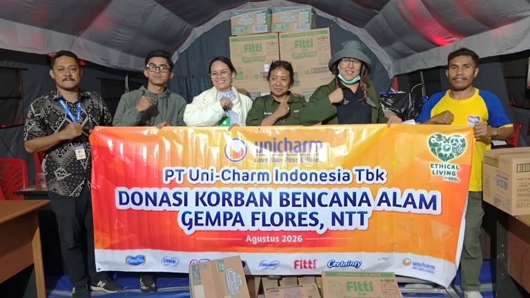 Unicharm Bantu Penyintas Gempa Flores dengan Produk Sanitasi Esensial