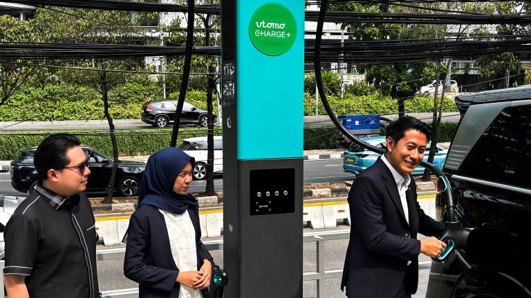 Utomo Charge+ Kolaborasi dengan BYD dalam Pengembangan Infrastruktur Flash Charging