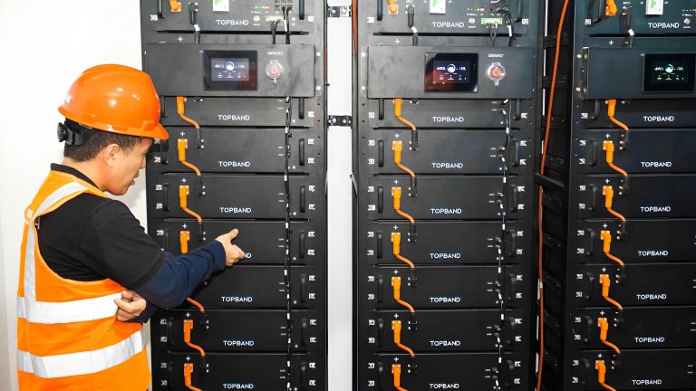 Menjawab Tantangan Operasional di Balik Transisi Energi Indonesia