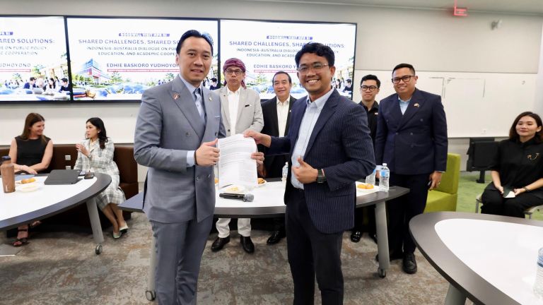 Terima Policy Brief Mahasiswa Monash, Ibas Dorong Kebijakan Berbasis Riset