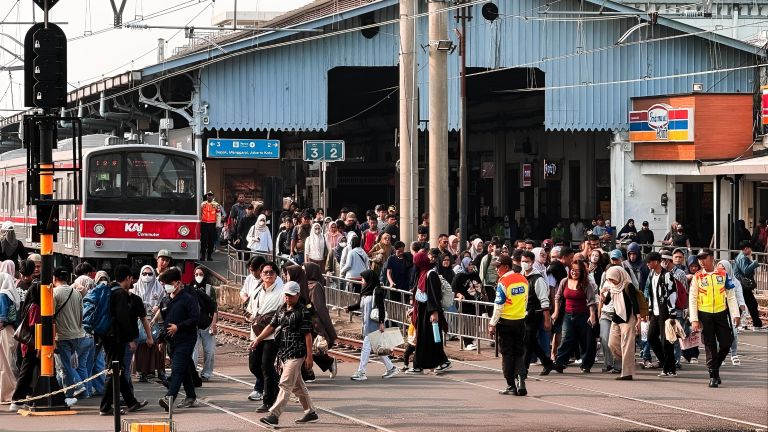 KAI Properti Jaga Keandalan Infrastruktur Elektrifikasi KRL Jabodetabek