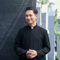Perankan Pastor di Sekuel Film ‘Kuasa Gelap’ , Intip Profil dan Jejak Karier Jerome Kurnia