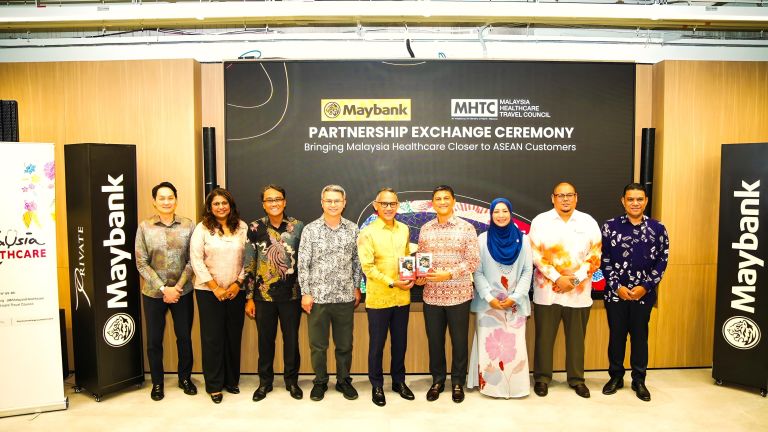 Maybank dan Malaysia Healthcare Travel Council Jalin Kemitraan Strategis untuk Perkuat Layanan Segmen Premier di Indonesia