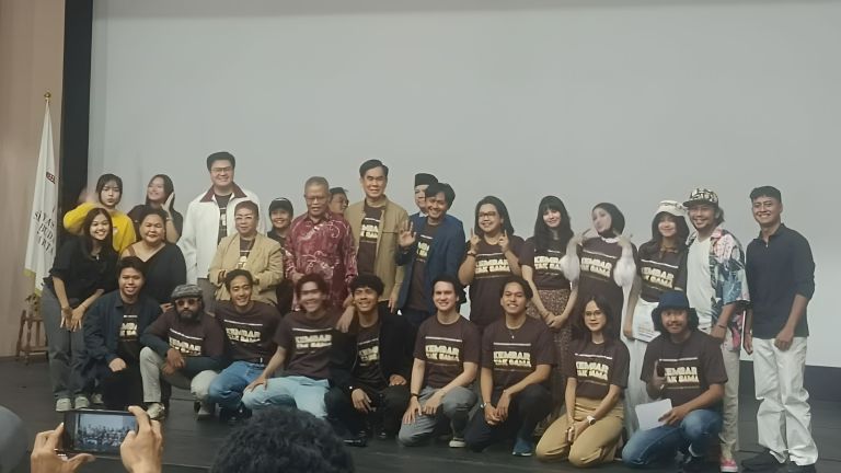 Film 'Kembar Tak Sama' Mulai Diproduksi, Angkat Krisis Identitas Lewat Komedi Keluarga