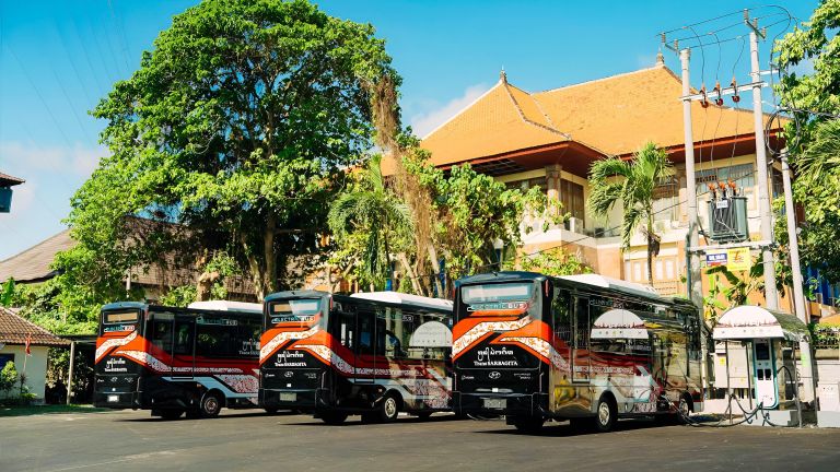 Hyundai Motor Hadirkan Bus Listrik Pertama untuk Transportasi Publik di Bali
