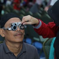 JEC dan Syafana Islamic School Gelar Pemeriksaan Mata Gratis