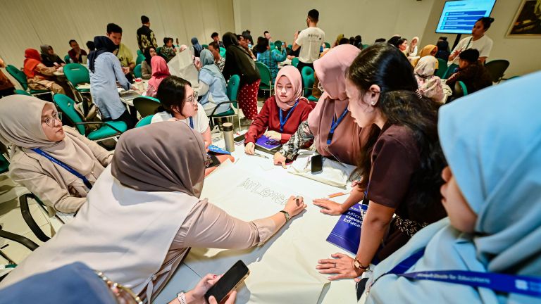 AI Makin Banyak Digunakan di Sekolah, Microsoft Bekali Guru Panduan Keamanan Digital