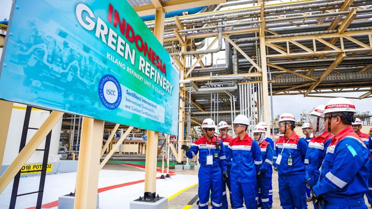 Gibran Kunjungi Fasilitas Pengolahan Minyak Jelantah Jadi Bioavtur Milik Pertamina