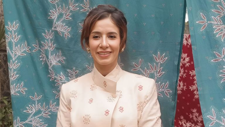 Tieka Huza Trunk Show 2026, Cara Merawat Warisan Batik Lewat Fesyen Modern